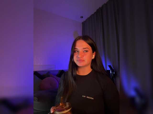  WhoreMira chat room