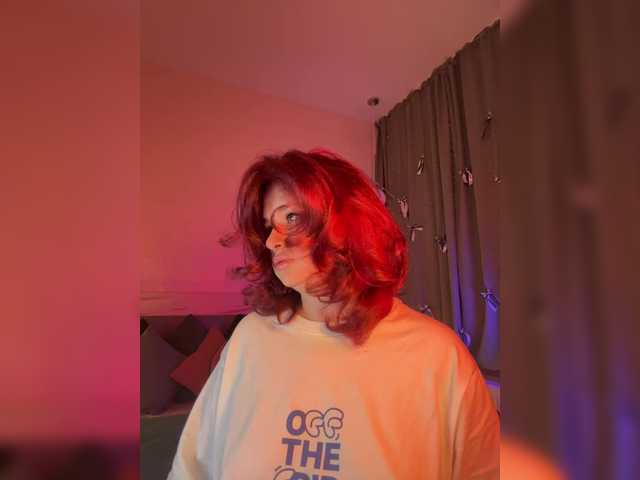 WhoreMira's BongaCams show and profile