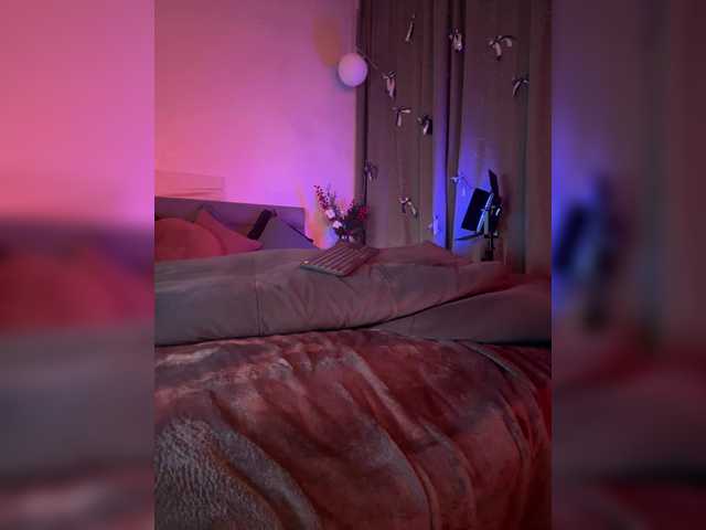 WhoreMira's BongaCams show and profile