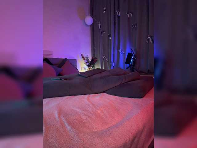 WhoreMira's BongaCams show and profile