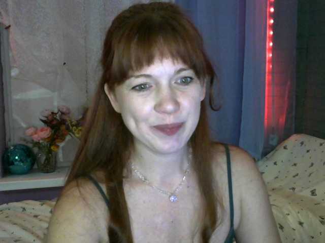 Curlyhair65 live cam