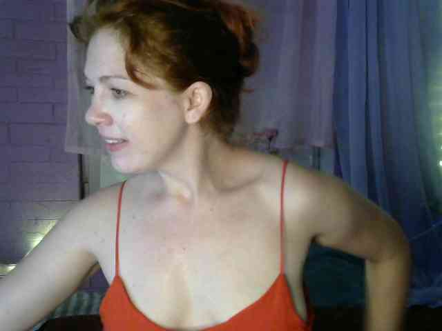 Curlyhair65 webcam