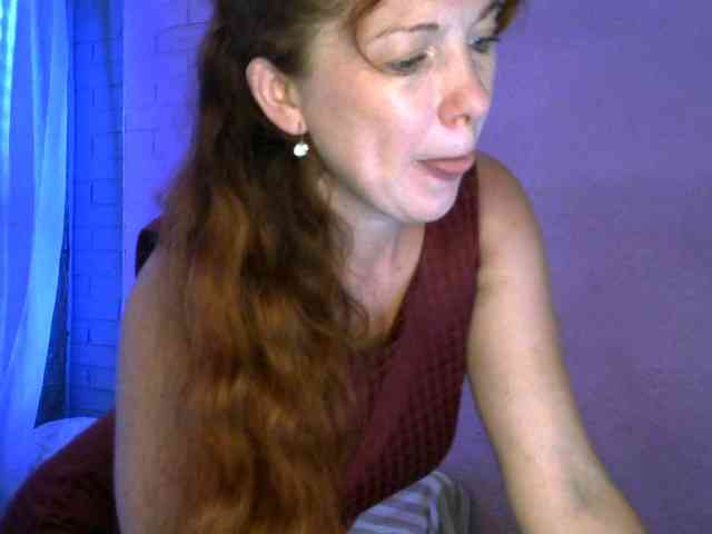 Curlyhair65 webcam