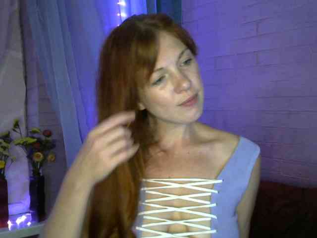 Curlyhair65 webcam