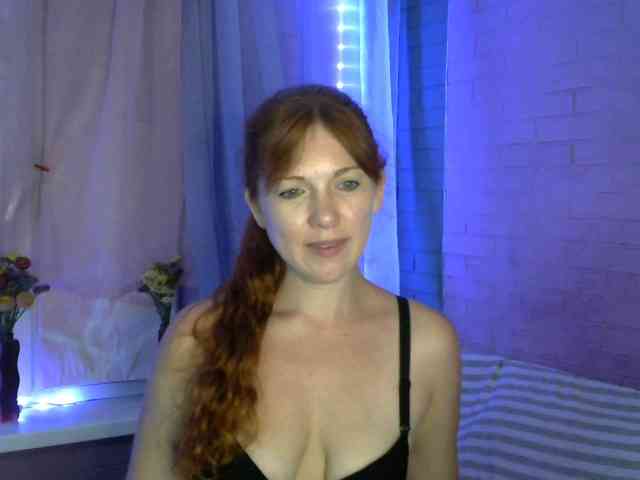Curlyhair65 webcam
