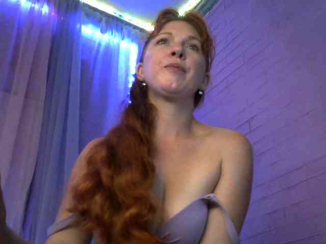 Curlyhair65 webcam