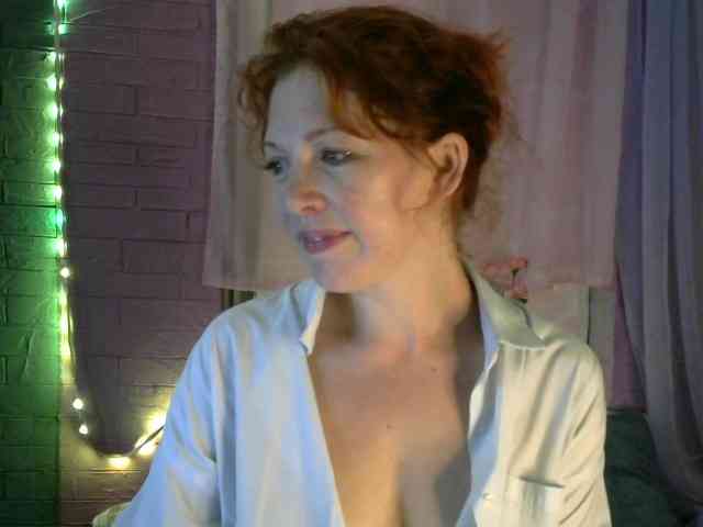 Curlyhair65 webcam