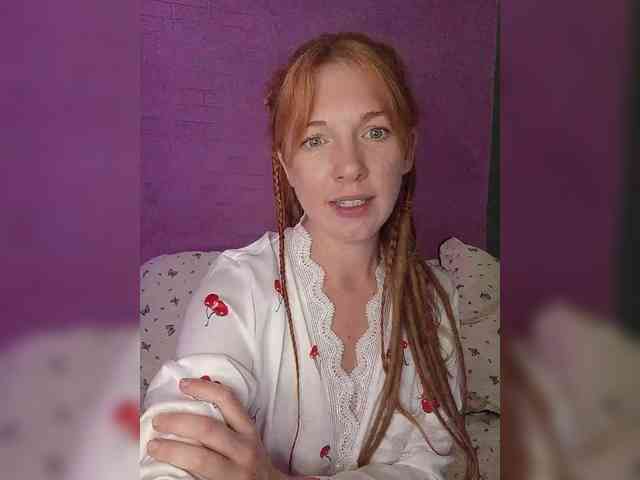 Curlyhair65 webcam