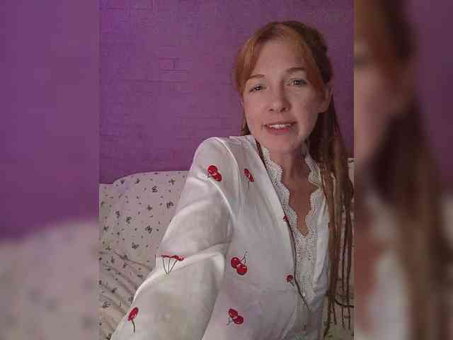 Curlyhair65 webcam