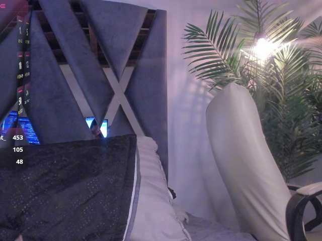 strong-girl's BongaCams show and profile