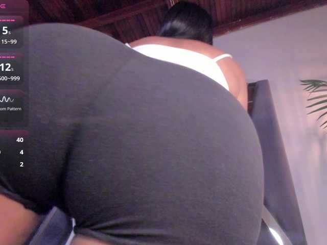 strong-girl's BongaCams show and profile