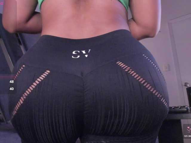 strong-girl's BongaCams show and profile