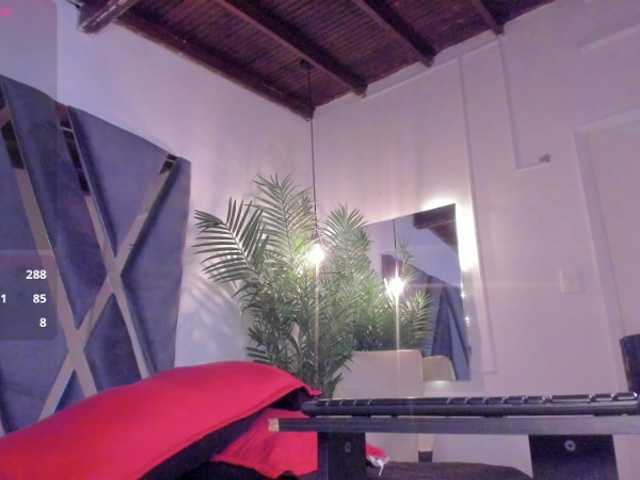 strong-girl's BongaCams show and profile