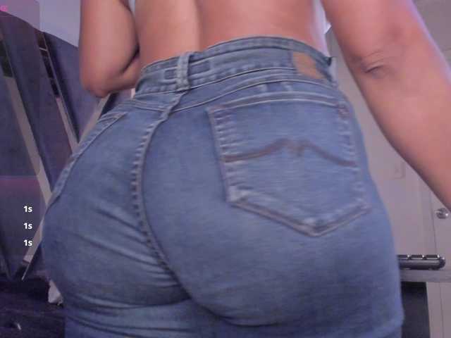 strong-girl Live Cam on BongaCams