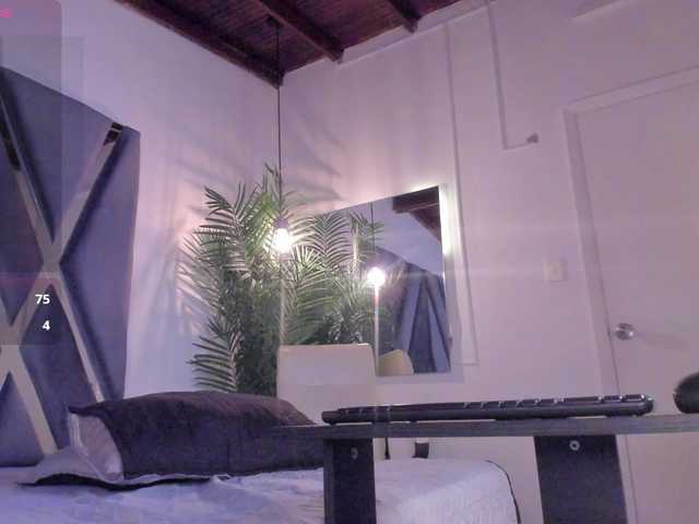 strong-girl's BongaCams show and profile