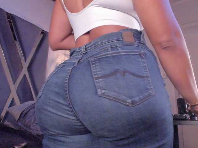 strong-girl live cam profile