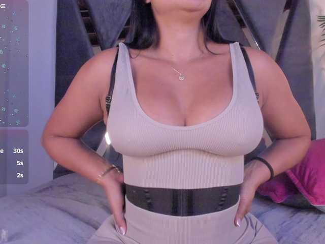  strong-girl chat room