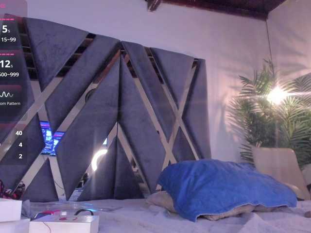 strong-girl's BongaCams show and profile