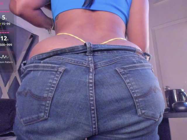 strong-girl's BongaCams show and profile