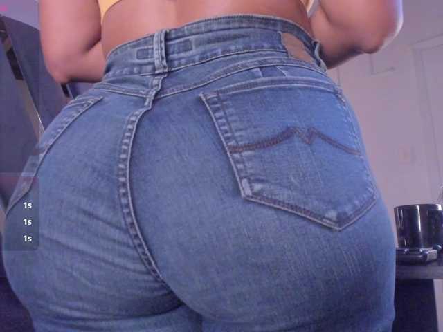 strong-girl's BongaCams show and profile