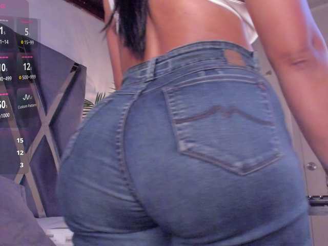 strong-girl's BongaCams show and profile