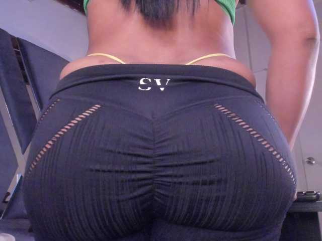 strong-girl's BongaCams show and profile