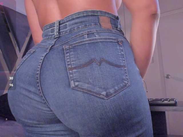 strong-girl's BongaCams show and profile