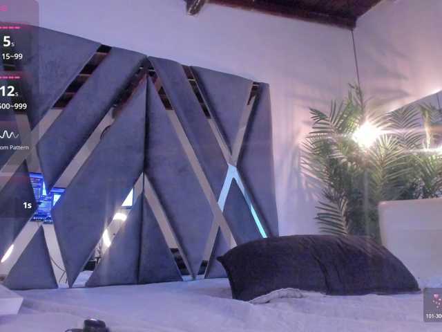 strong-girl's BongaCams show and profile