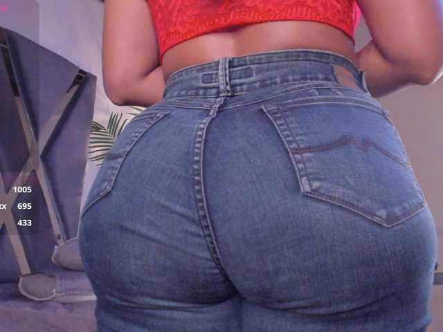 strong-girl's BongaCams show and profile