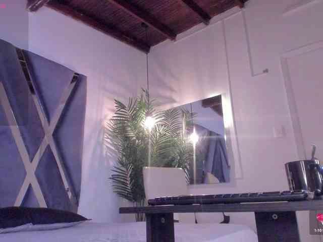 strong-girl strong-girl