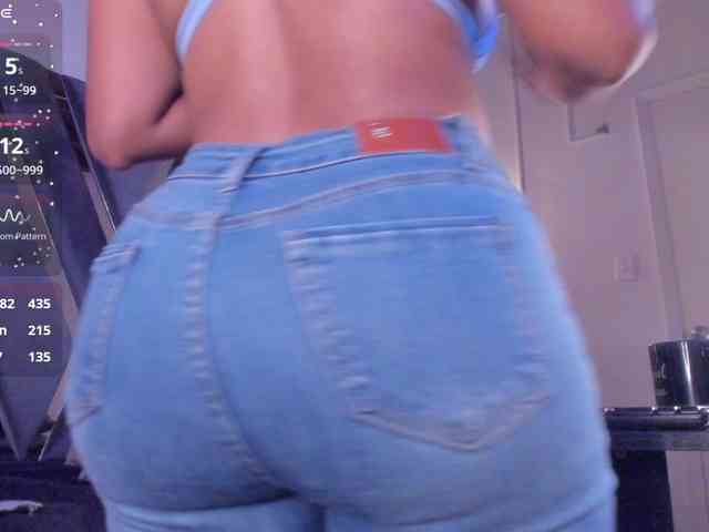 strong-girl Live Webcam on BongaCams