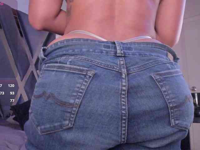 strong-girl Live Webcam on BongaCams