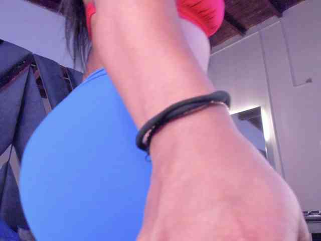 strong-girl webcam