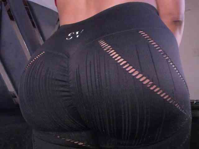 strong-girl strong-girl