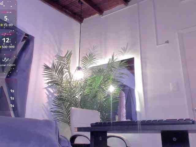 strong-girl webcam