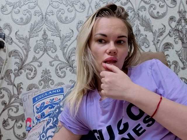 -ollia- Live Cam on BongaCams and RICams