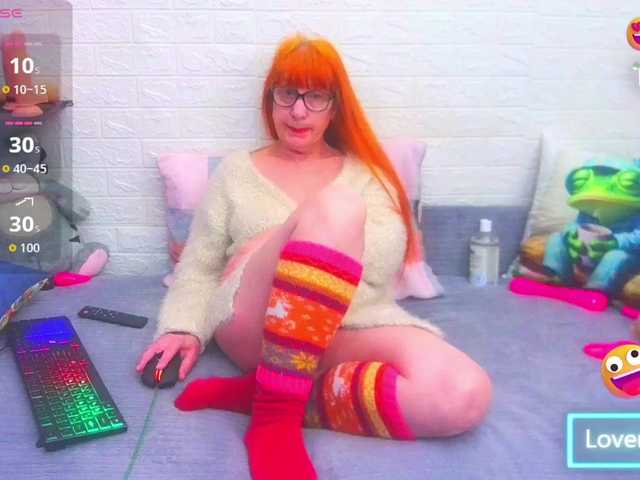 FoxyMature's BongaCams show and profile