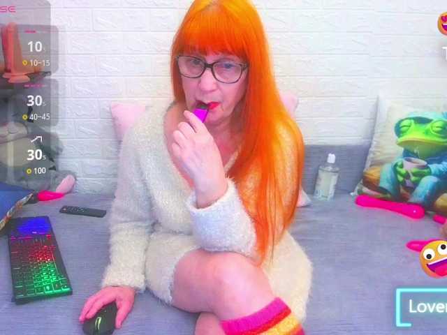 FoxyMature's BongaCams show and profile