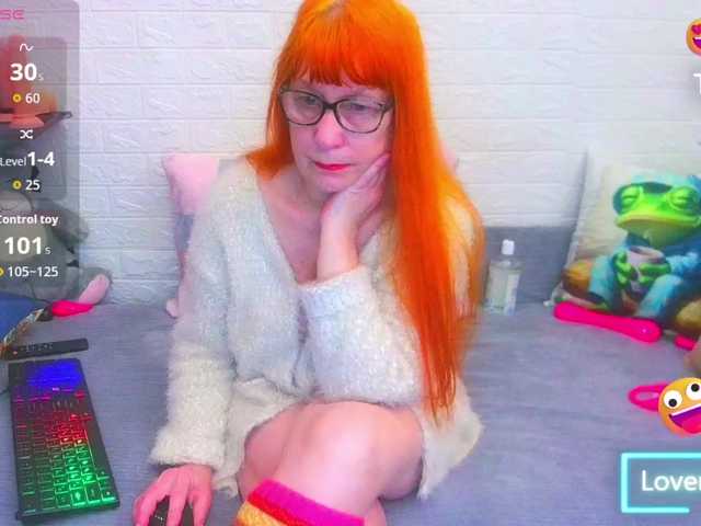 FoxyMature's BongaCams show and profile