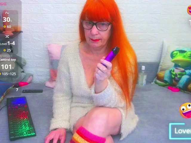 FoxyMature's BongaCams show and profile