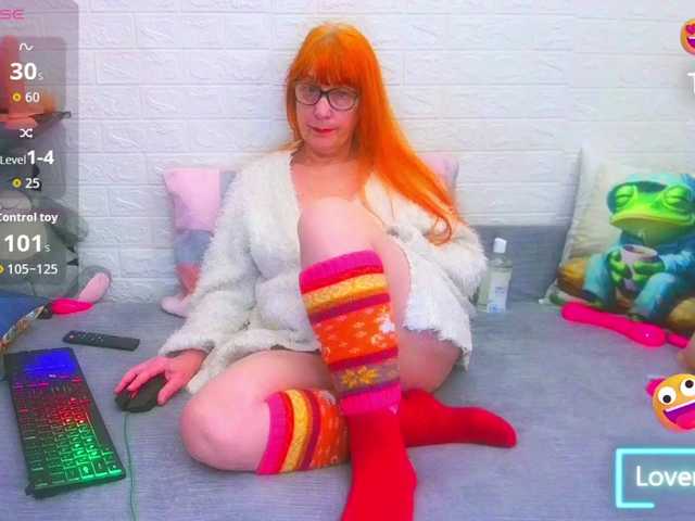 FoxyMature's BongaCams show and profile