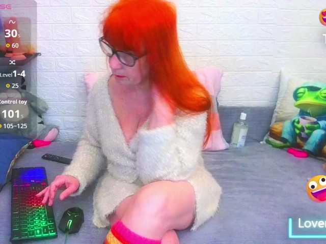 FoxyMature's BongaCams show and profile