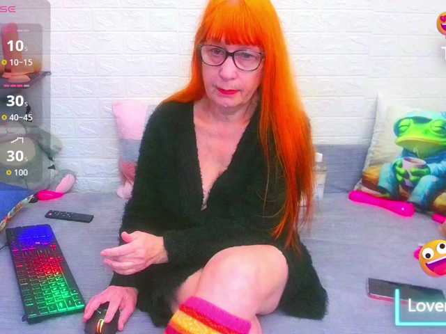 FoxyMature's BongaCams show and profile