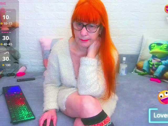 FoxyMature's BongaCams show and profile