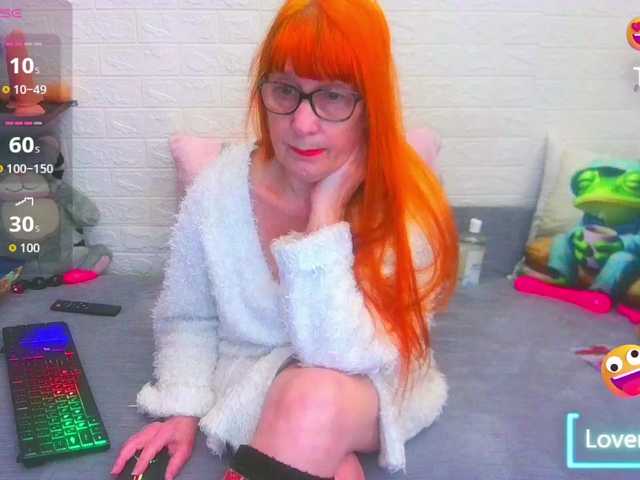 FoxyMature's BongaCams show and profile