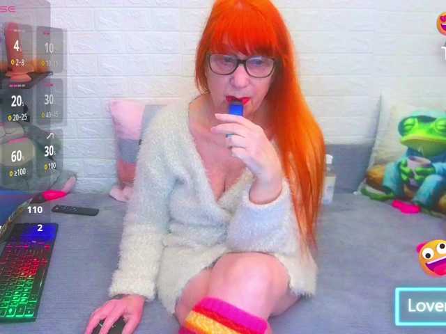 FoxyMature's BongaCams show and profile