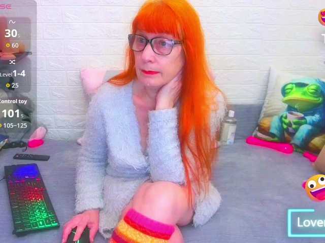 FoxyMature's BongaCams show and profile