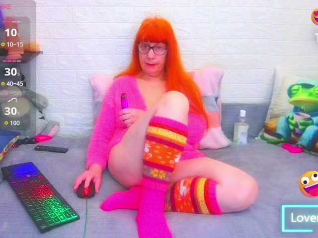 FoxyMature's BongaCams show and profile