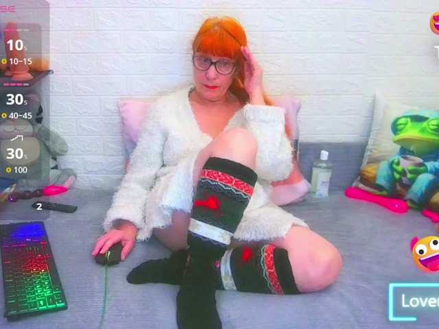 FoxyMature's BongaCams show and profile