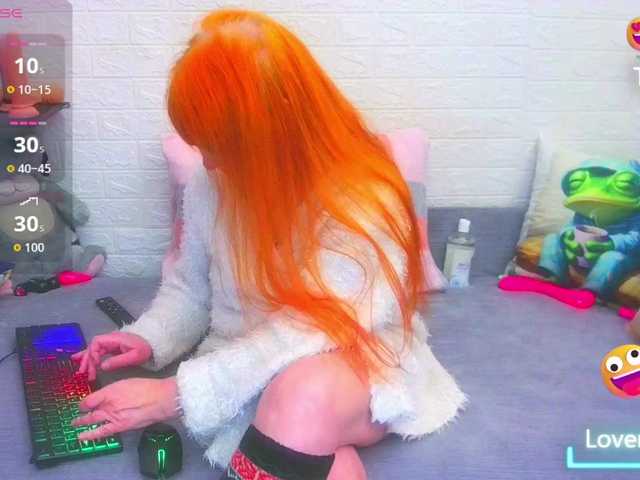 FoxyMature's BongaCams show and profile